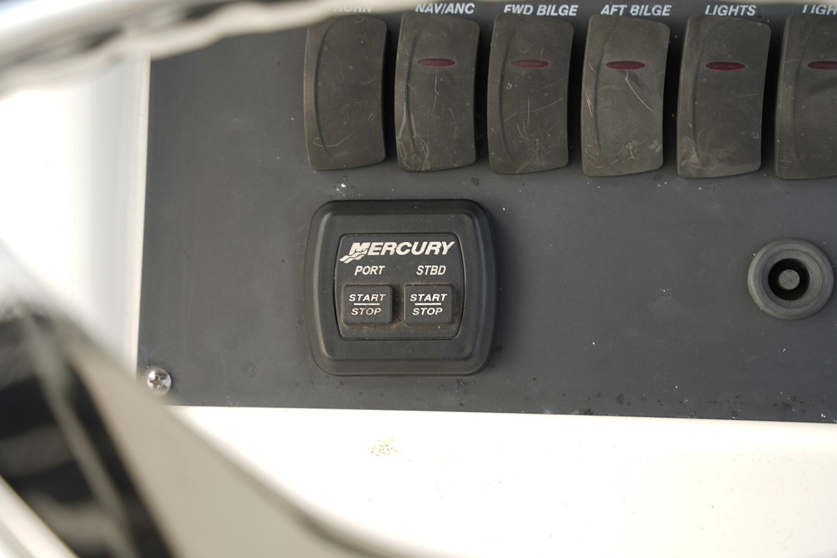 Boston Whaler 270 Outrage — foto 38 van 44
