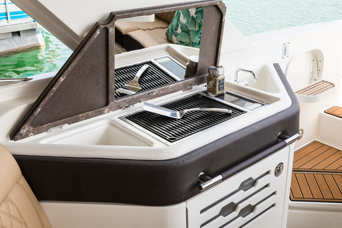 Sea Ray SLX 310 Outboard — foto 23 van 29