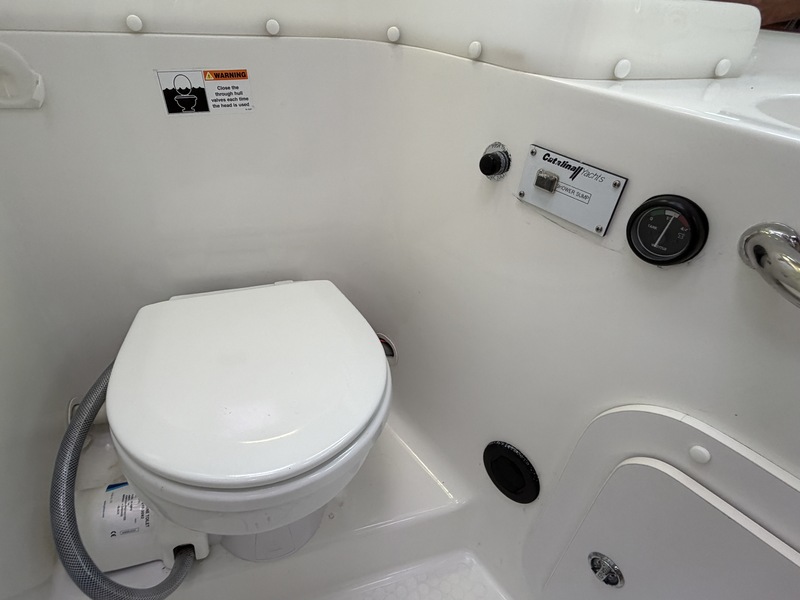 Catalina 320 — foto 10 van 43