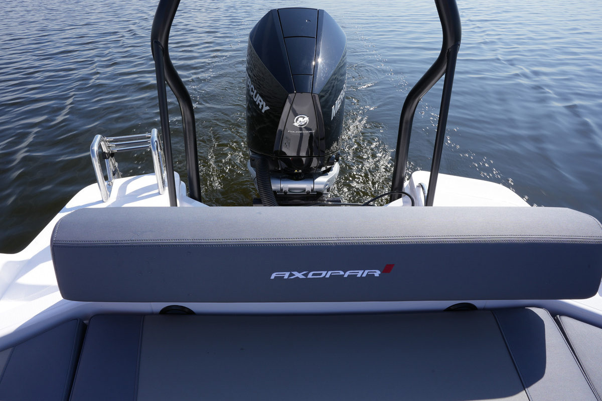 Axopar 25 Cross Bow — foto 10 van 67