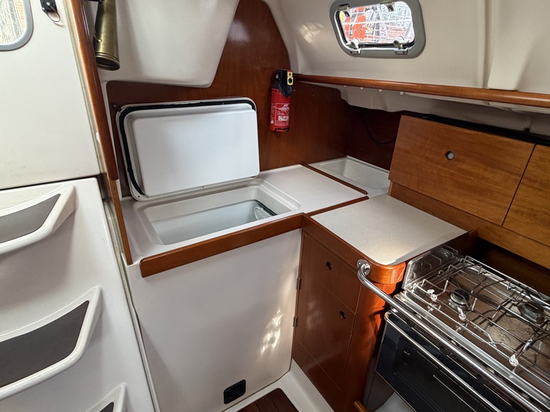Beneteau Oceanis 321 — foto 9 van 48