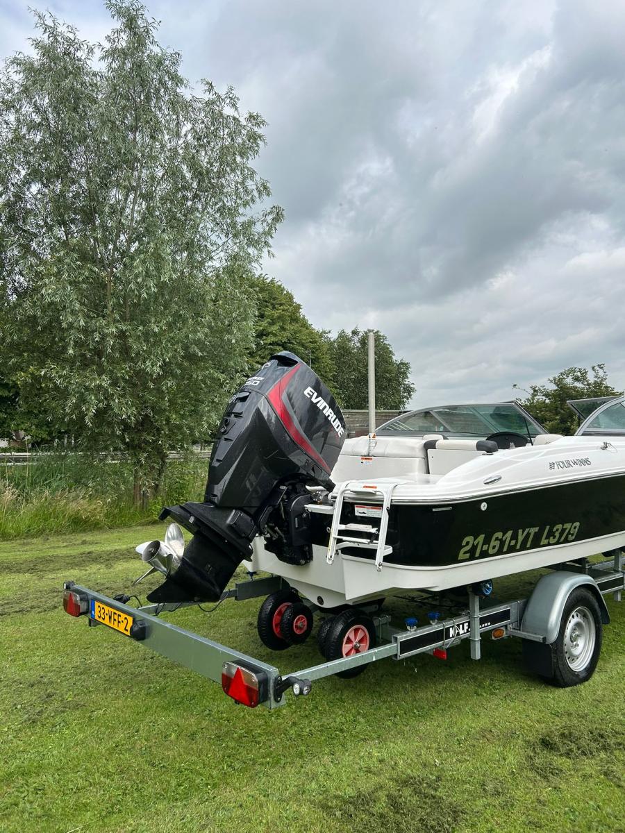 Four Winns H180 Bowrider outboard — foto 22 van 28