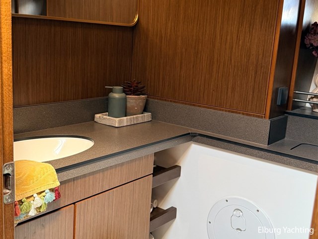 Bavaria E40 Flybridge — foto 41 van 87