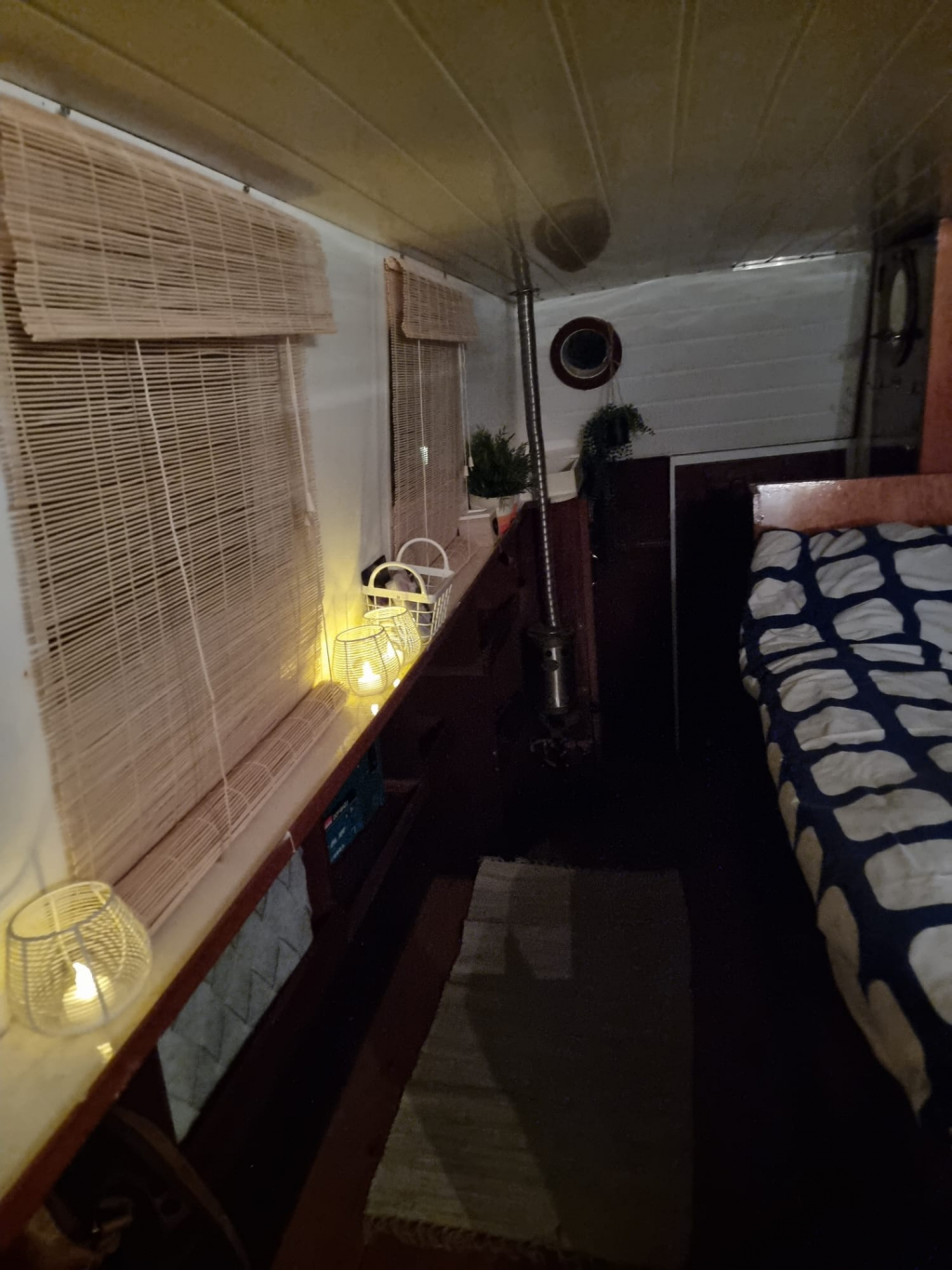 Cabin sloep van 9.7 mtr met 4 cil. dieselmotor geheel gerefit — foto 7 van 12