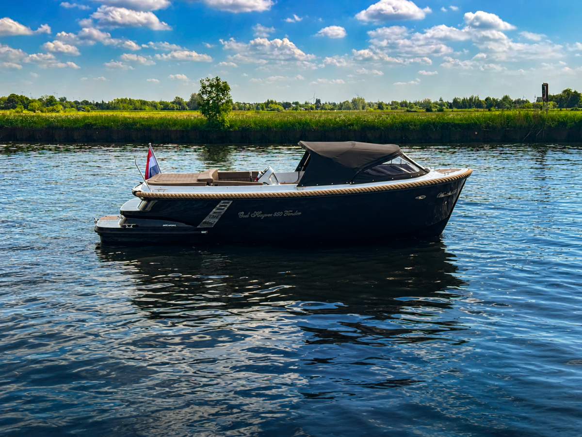 Oud Huijzer 650 Tender