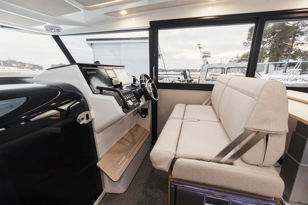 Quarken 35 Cabin + 2xF300 Yamaha — foto 45 van 65