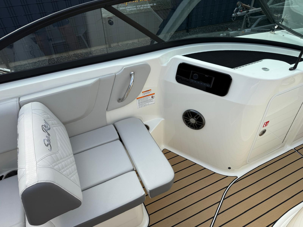 Sea Ray SDX 230 — foto 10 van 46