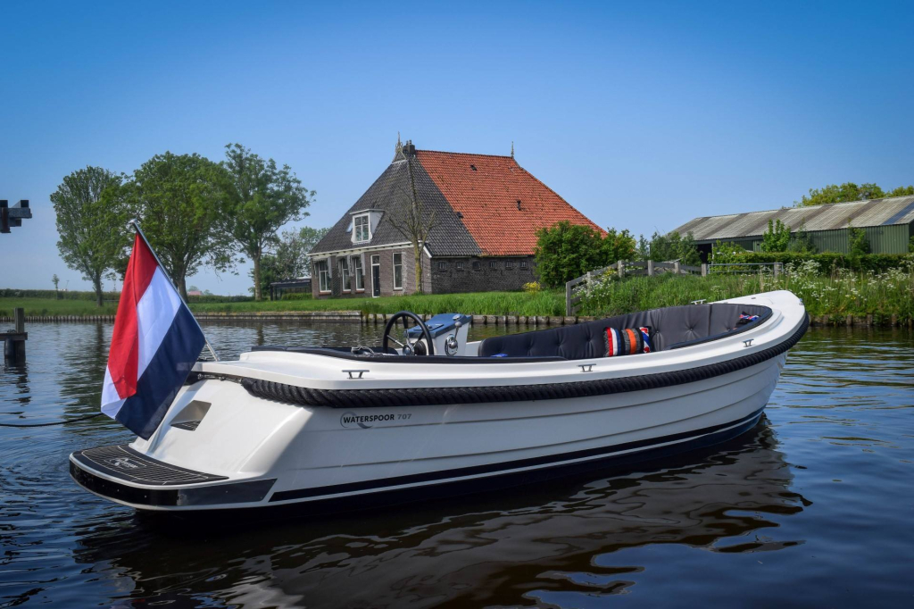 Waterspoor 707 | Luxe diesel/hybride tender | Vanaf €48.950,-