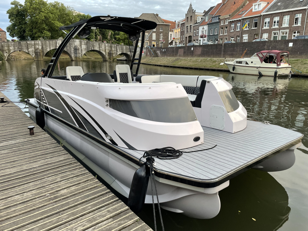 Swiss-boat Funlounger 7.5 — foto 2 van 8