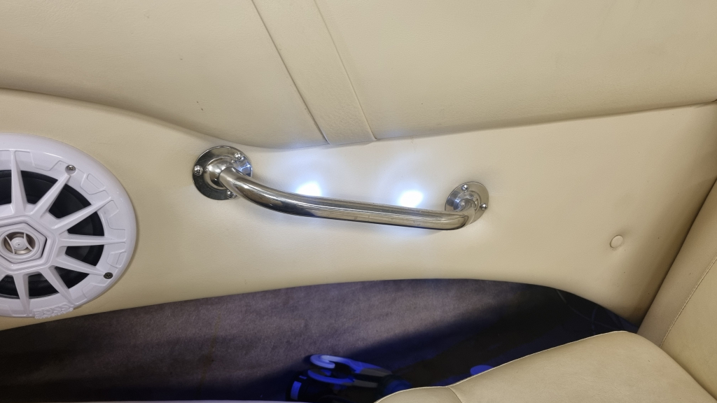 Mariah Z258 Shabah met MerCruiser 7,4 MPI DuoProp met 310pk (BOMVOL!) — foto 24 van 31