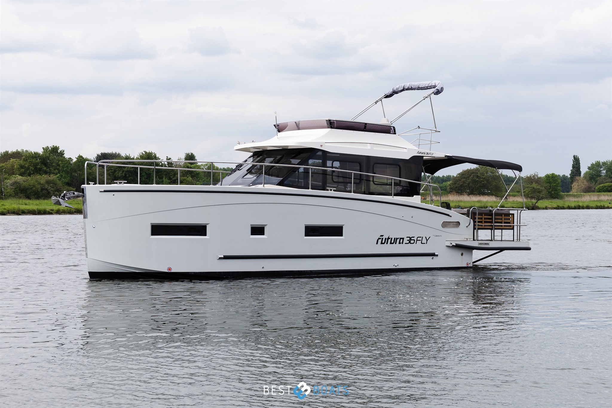 Cobra Yachts Futura 36 Premium Fly — foto 6 van 9