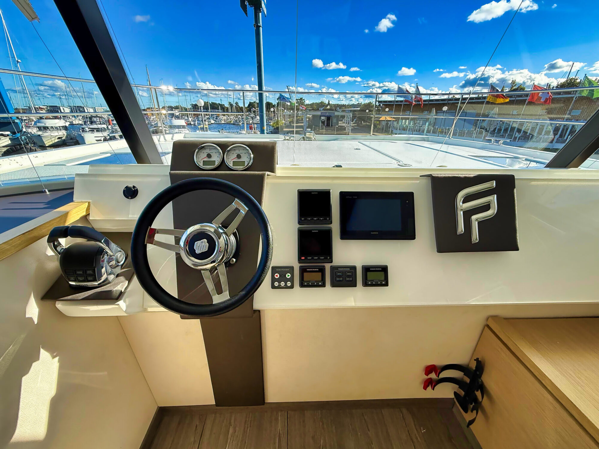 Fountaine Pajot Motorcatamaran MY 37 — foto 11 van 44