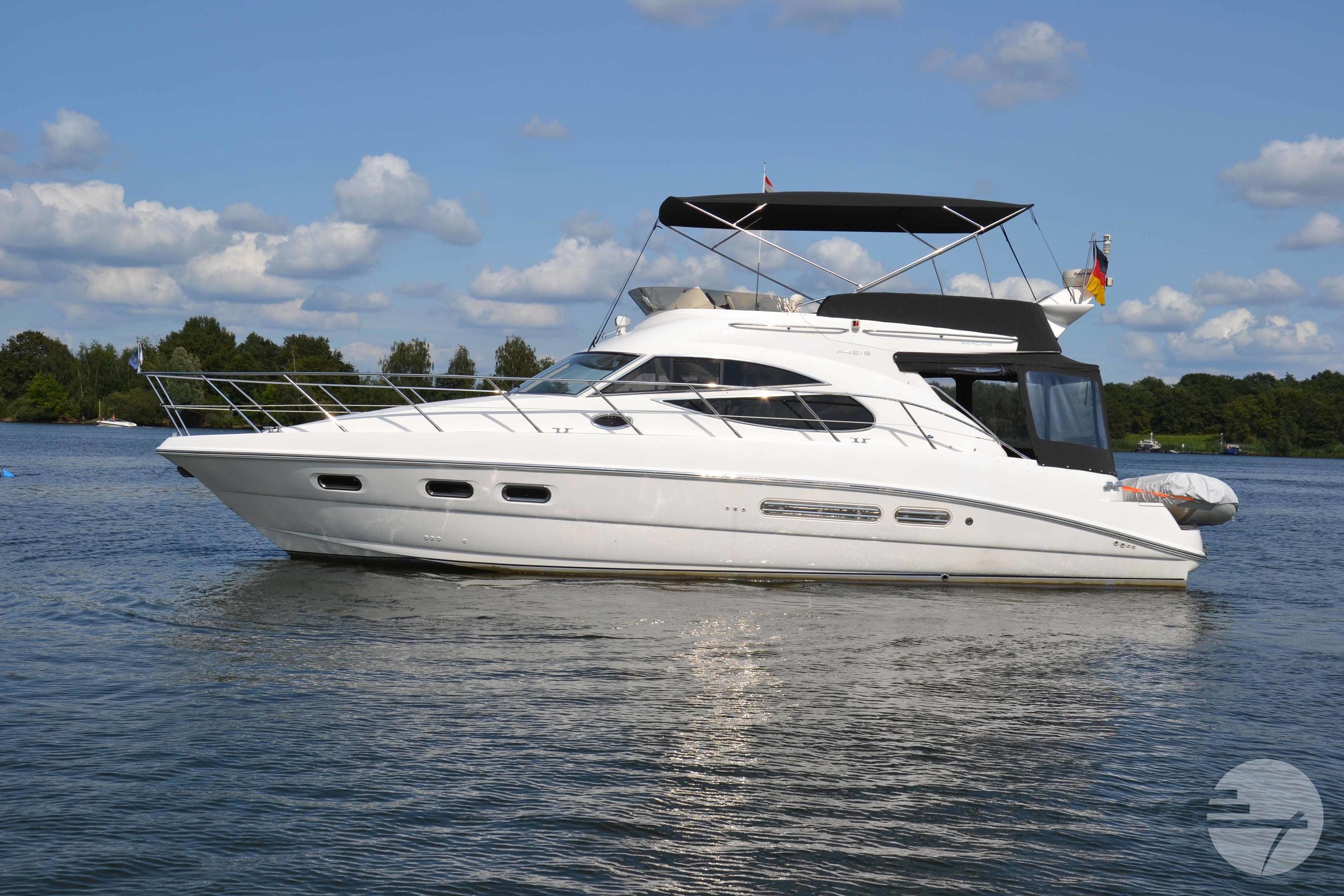Sealine F42/5
