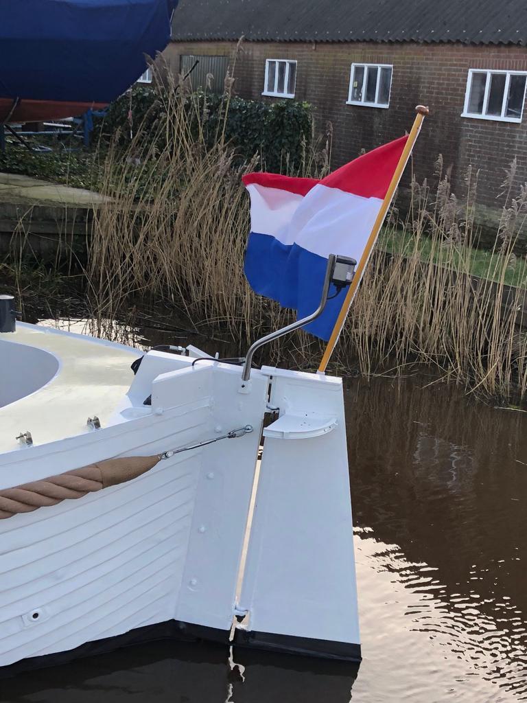 Cabin sloep van 9.7 mtr met 4 cil. dieselmotor geheel gerefit — foto 12 van 12