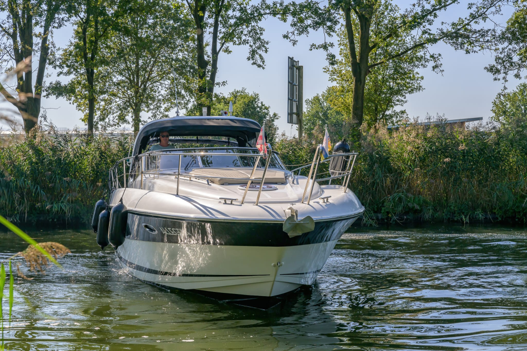 Bavaria  37 Sport — foto 5 van 33