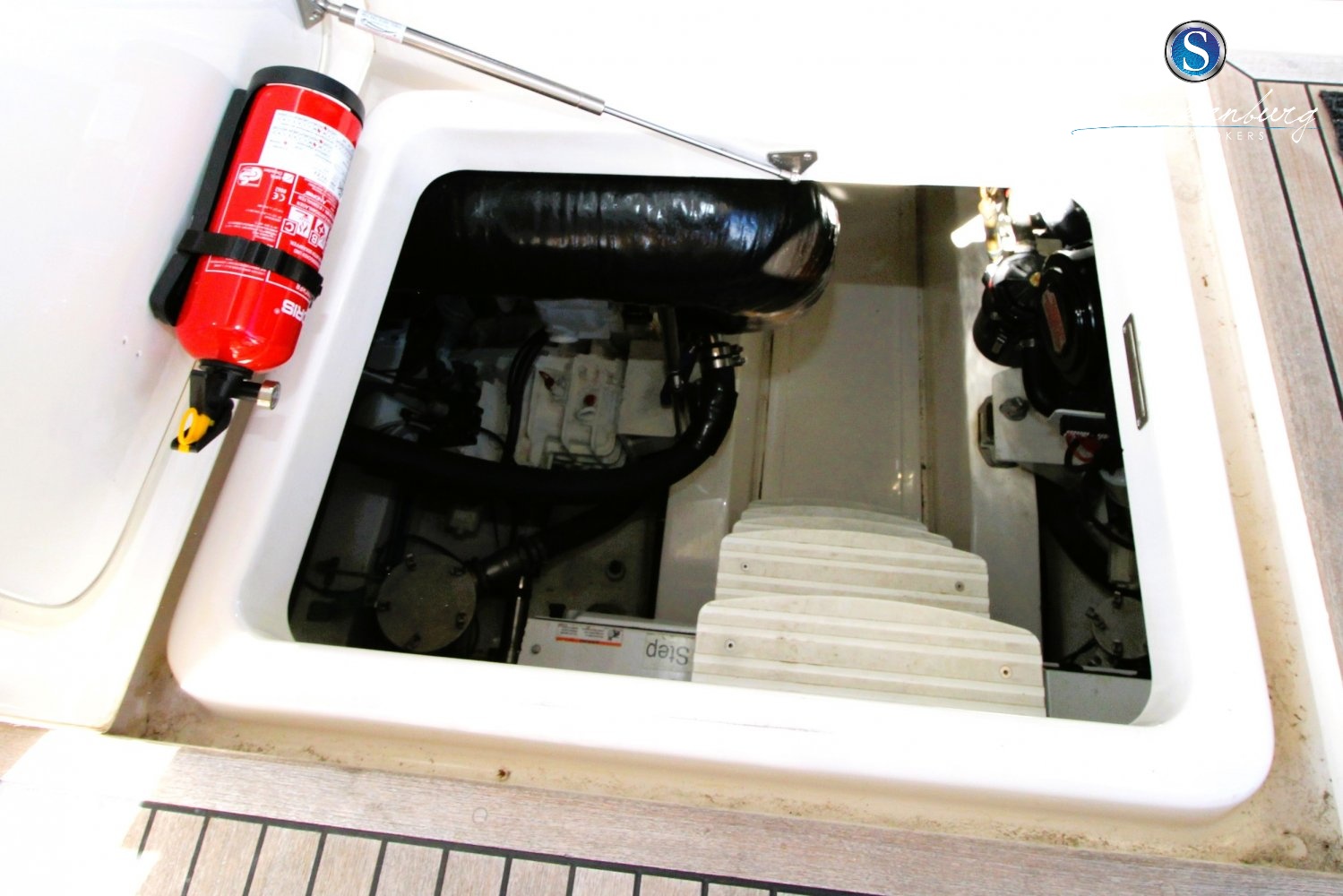 Rivièra 4700 Sport Yacht — foto 32 van 38