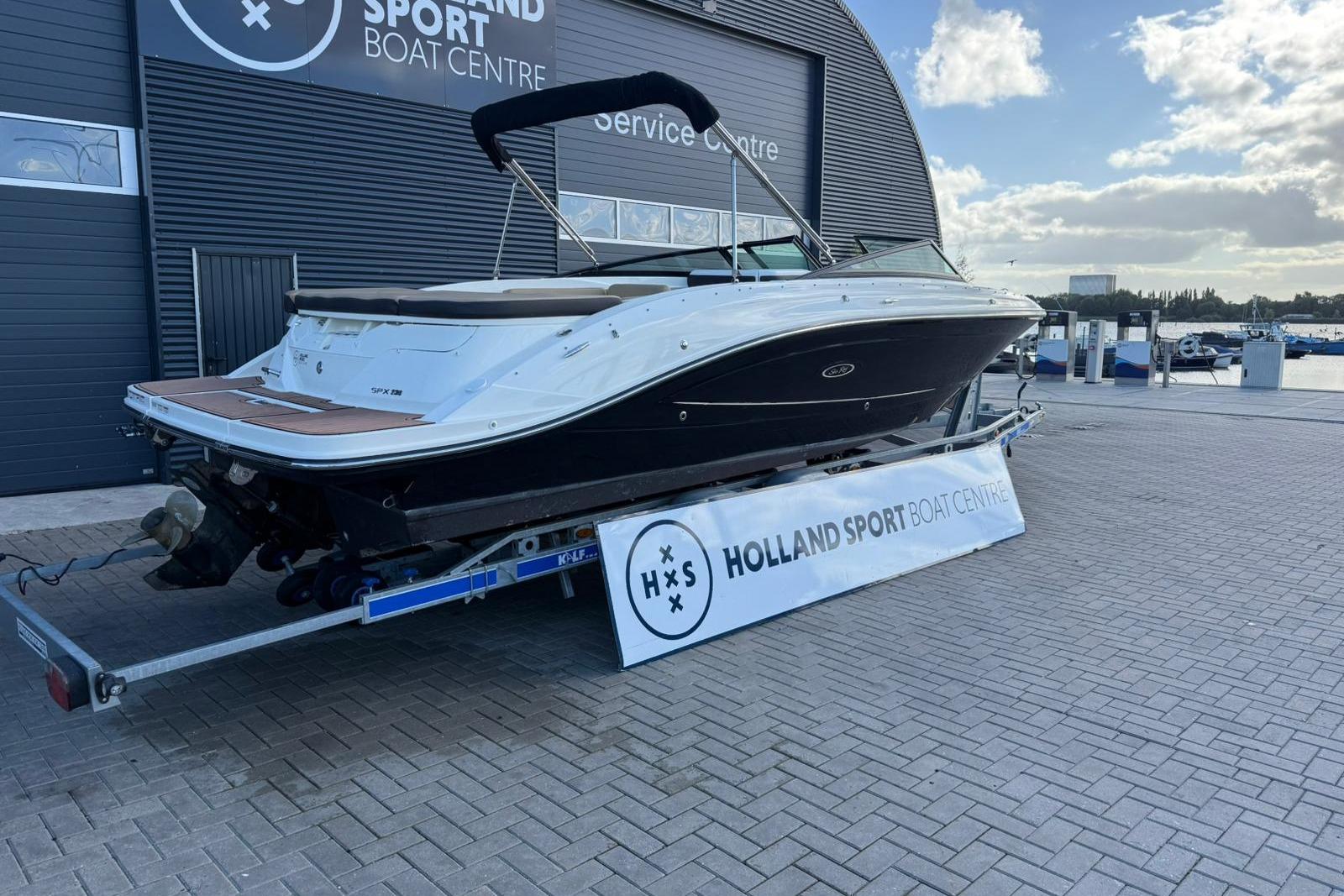 Sea Ray SPX 230 — foto 4 van 47