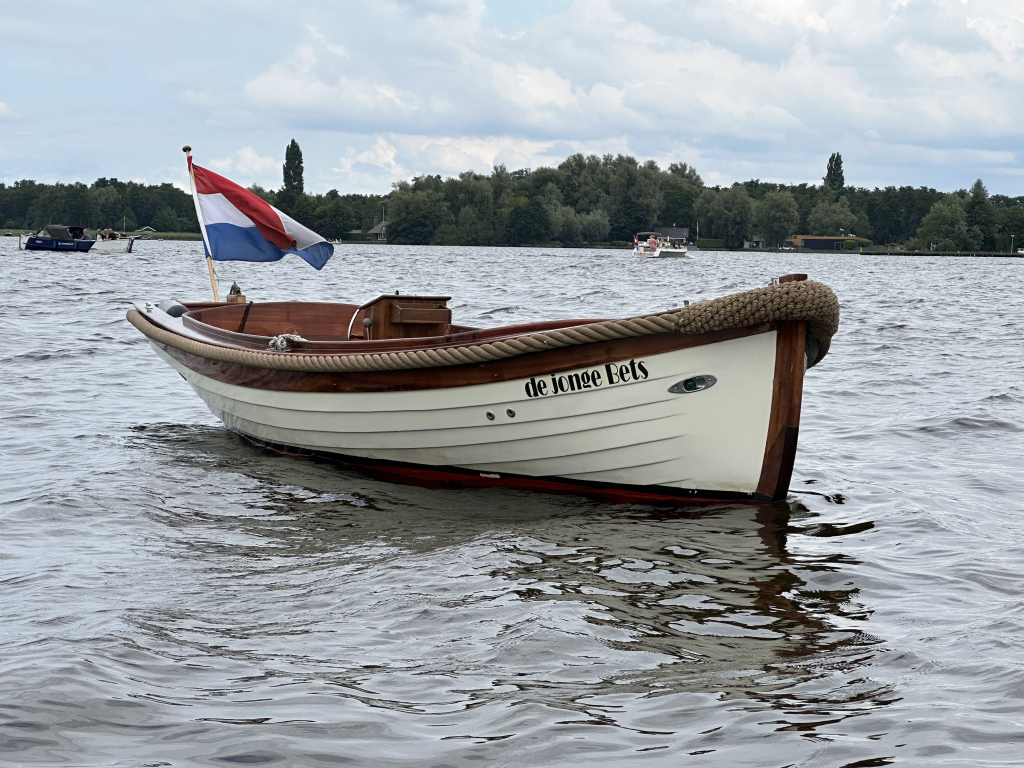 Unieke klassieke Spiegelsloep type ' Kapiteinssloep ' met Vetus inboard diesel — foto 11 van 22