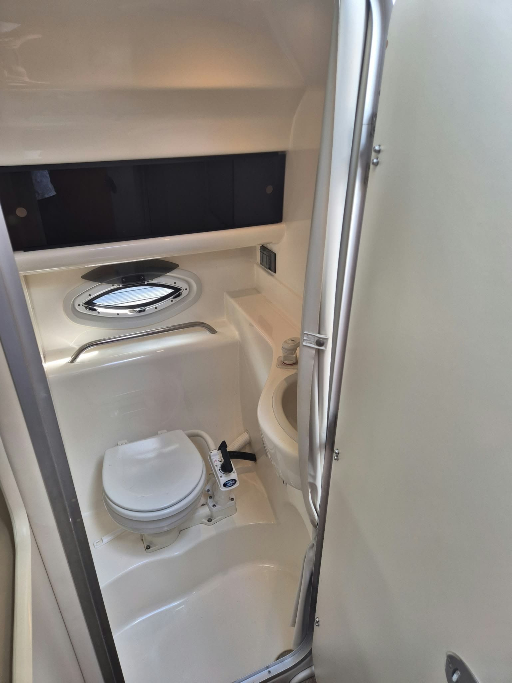 Bayliner 285 sportcruiser uit het bouwjaar 2004 (2e eigenaar — foto 17 van 23
