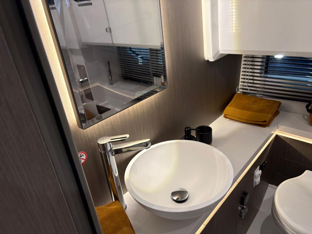 WELLCRAFT 38 EXPLORER — foto 11 van 30