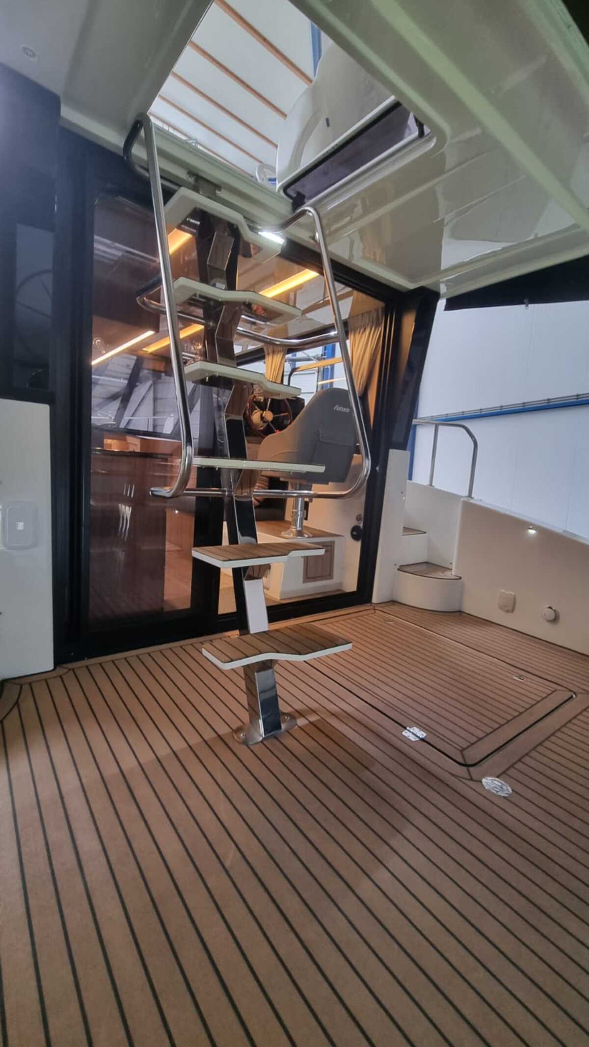 Cobra Yachts Futura 40 — foto 9 van 12