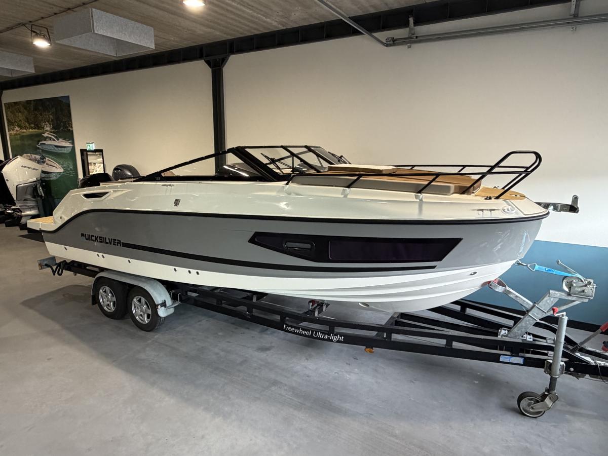 Quicksilver 755 Cruiser