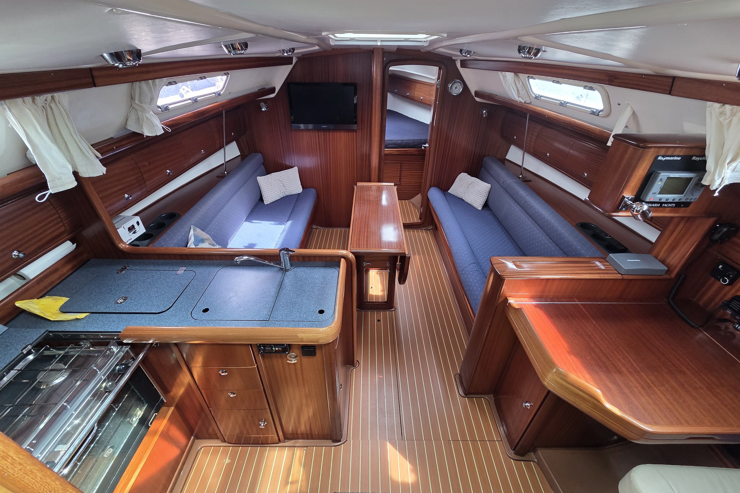 motor + pk's : Volvo Penta 30 pk Bavaria Cruiser 36 — foto 2 van 11