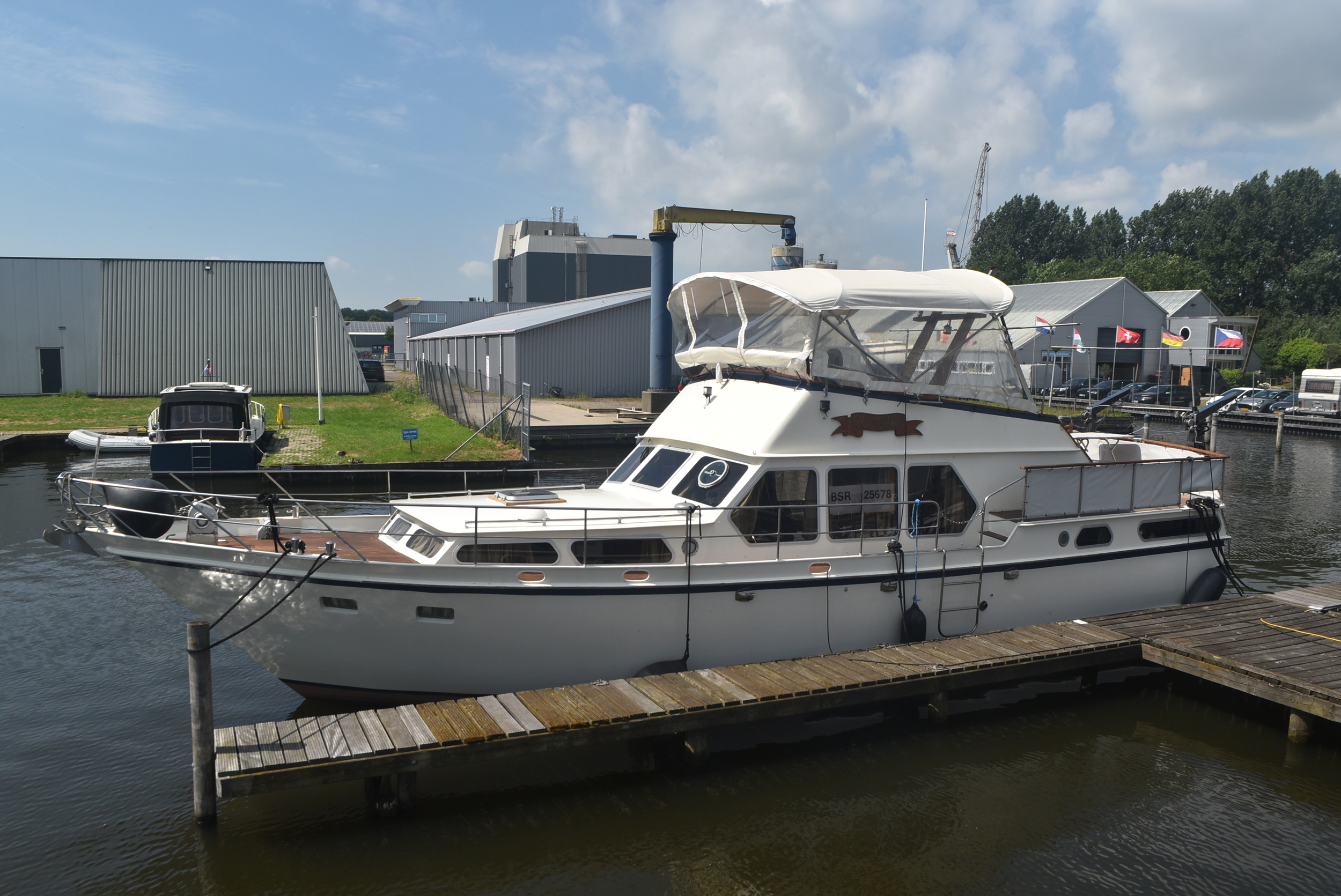 Van Der Valk 1300 Fly Bridge — foto 1 van 27