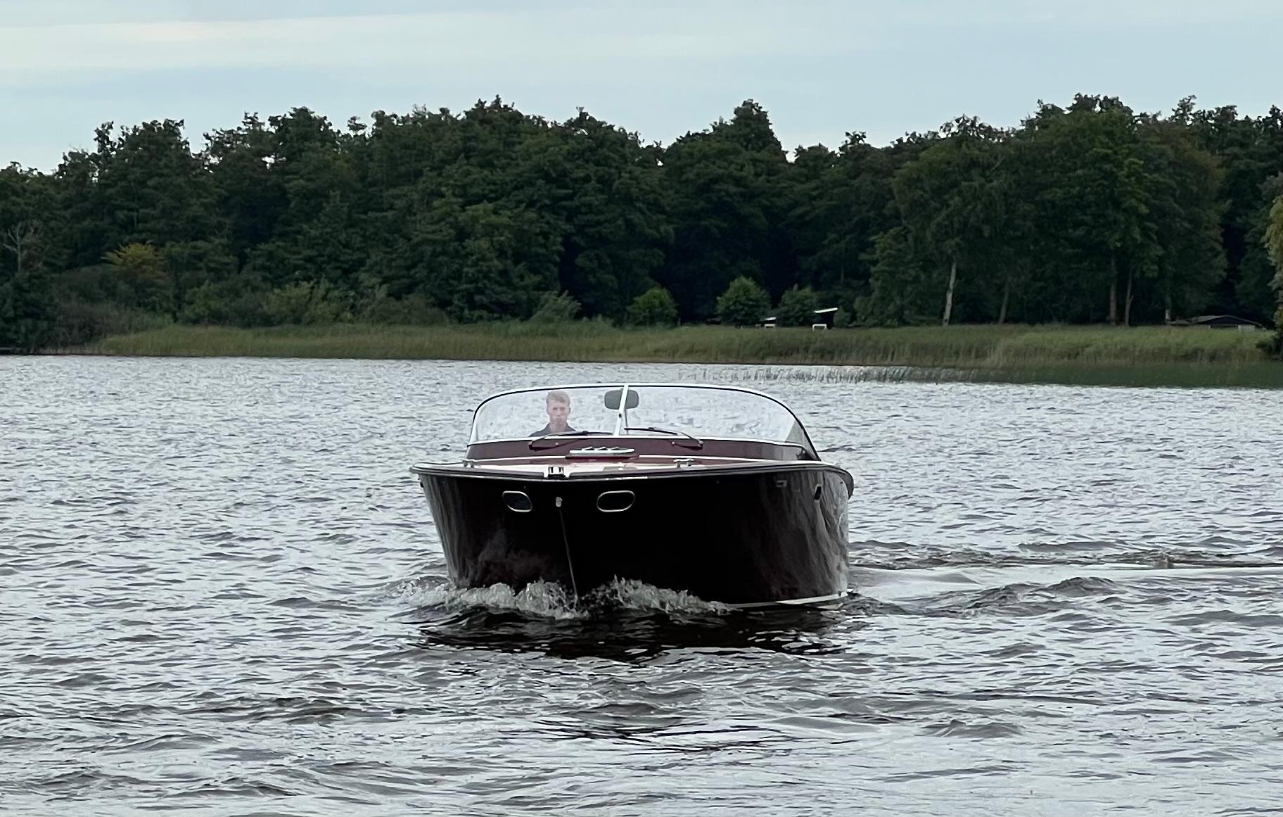 Boesch 850 Runabout Deluxe — foto 22 van 40