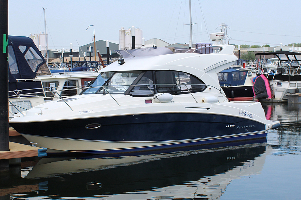 Beneteau Antares 30 Fly — foto 2 van 20