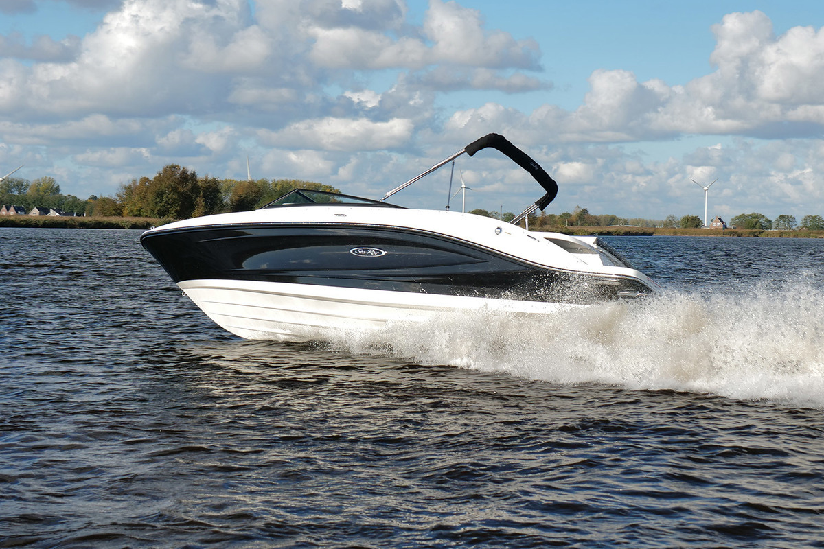 Sea Ray SPX 230 — foto 3 van 42