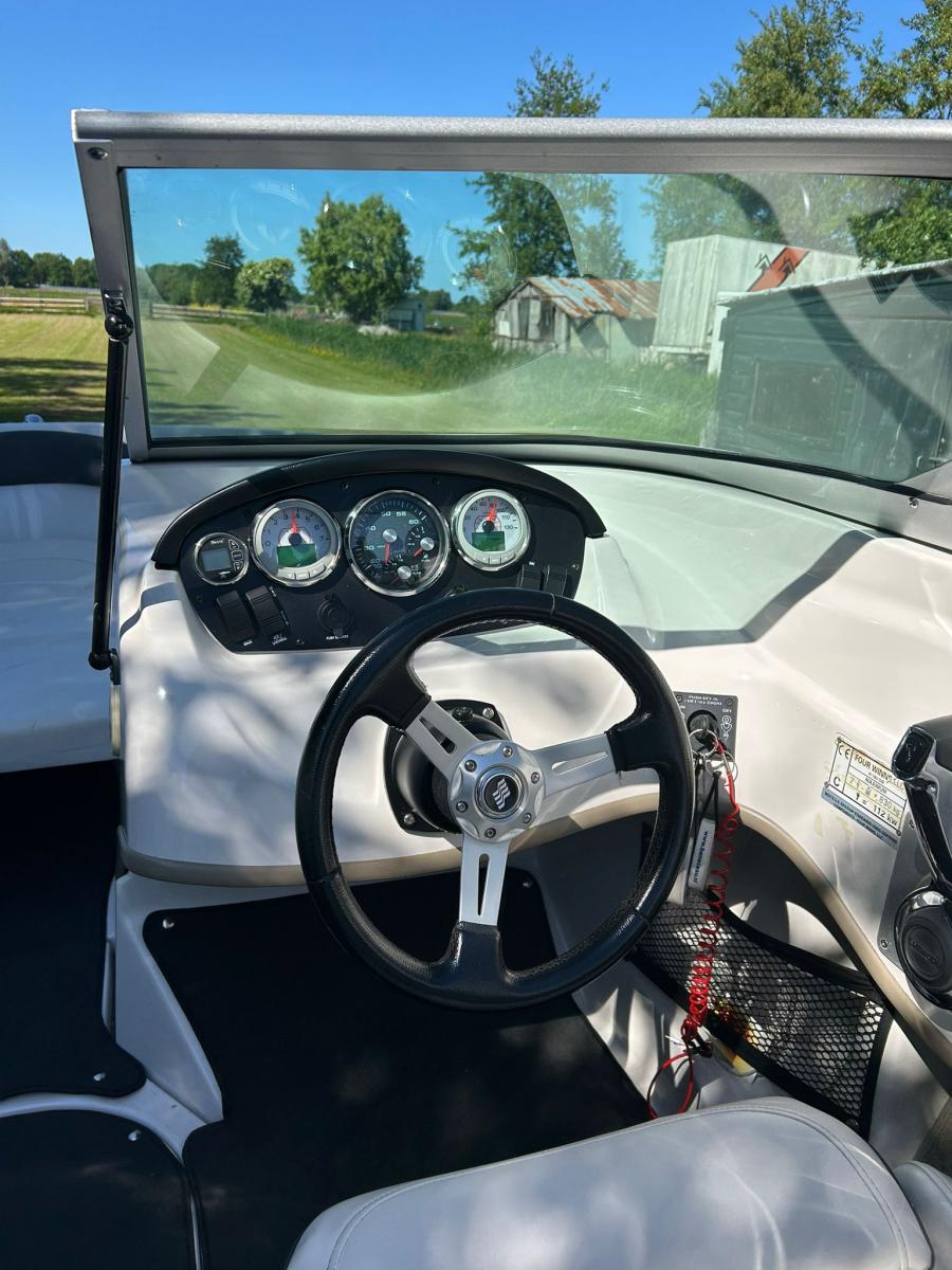 Four Winns H180 Bowrider outboard — foto 27 van 28
