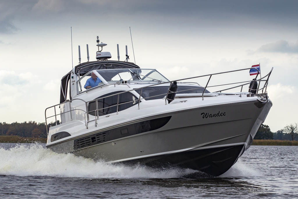 Haines 400 Aft Cabin — foto 1 van 22