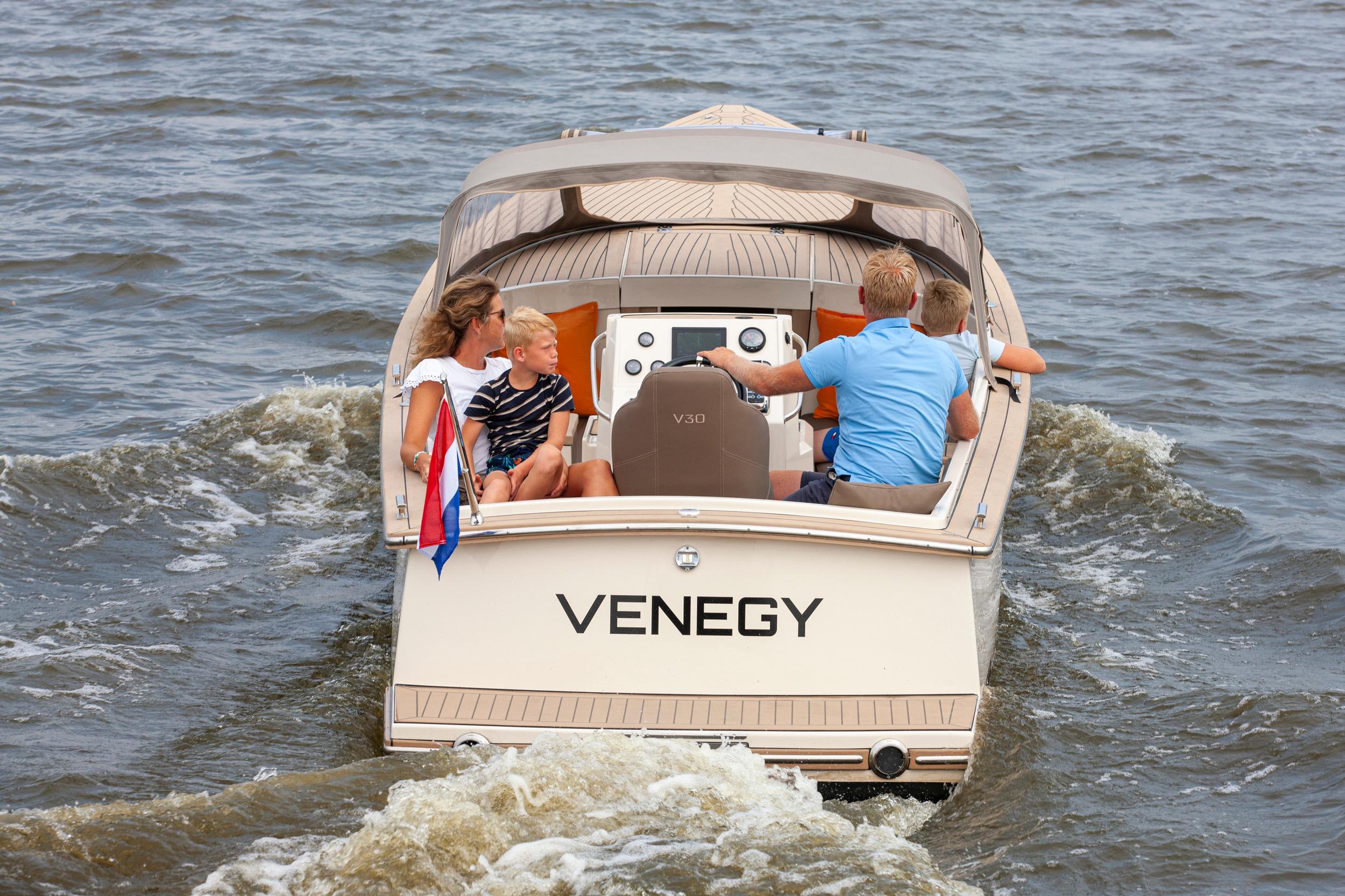 Venegy V30 Classic Cabin — foto 3 van 25