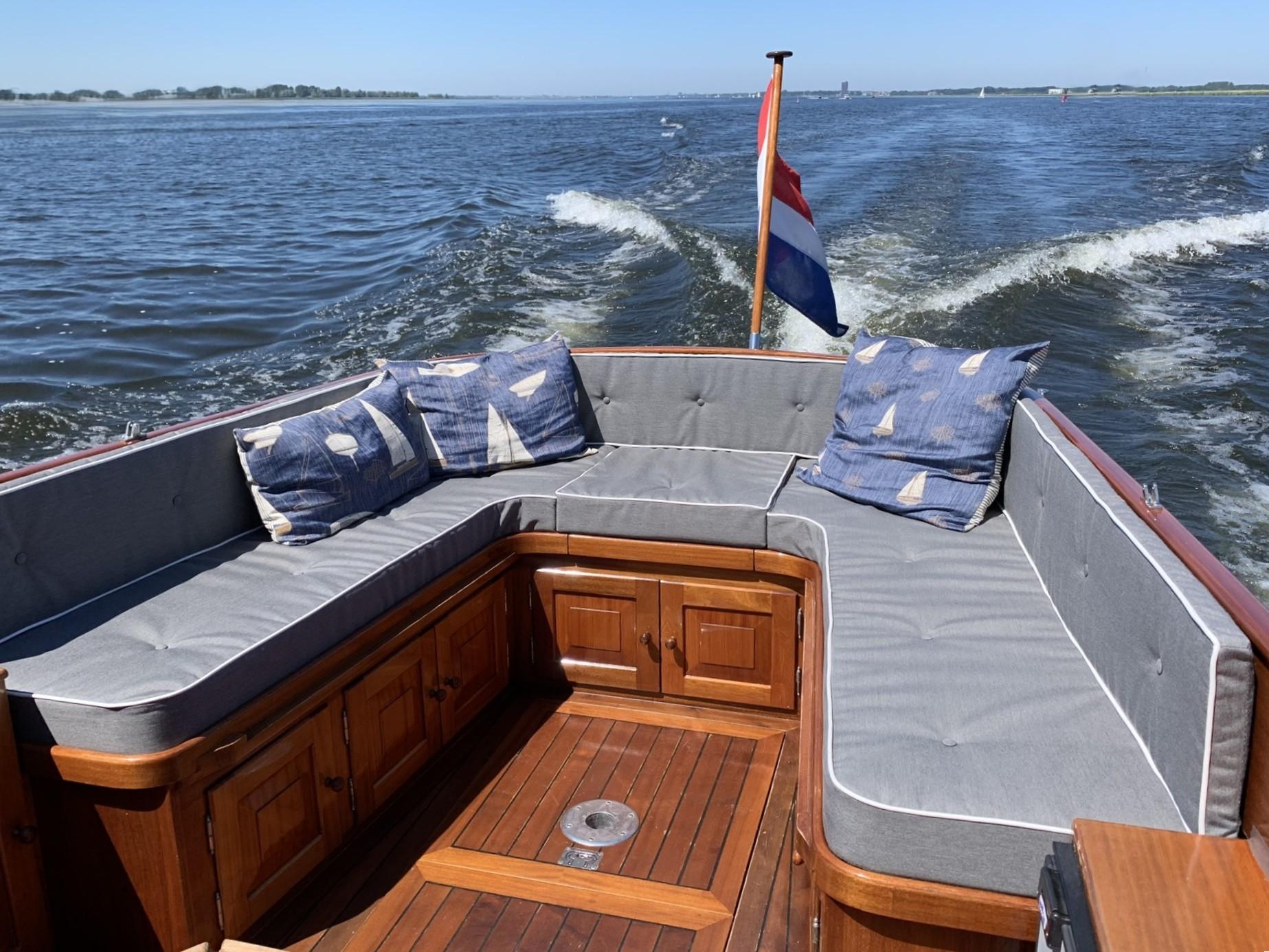 Rapsody 29 Ft. OC — foto 12 van 27
