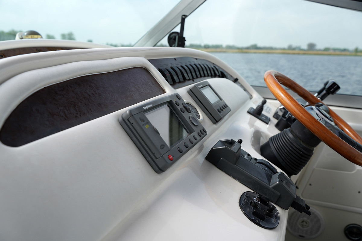 Sea Ray 310 Sundancer — foto 38 van 50