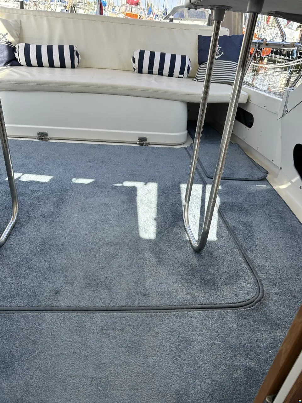 Bertram 25 Express Cruiser — foto 12 van 28