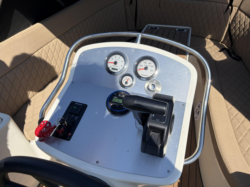 Primeur FULL OPTION 615 Tender + 60pk Honda 2025 — foto 6 van 11