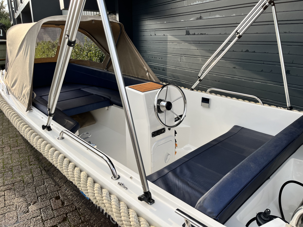 Gebruikte Amigo 470Q | Suzuki 9.9PK | Nieuwe buiskap — foto 2 van 16