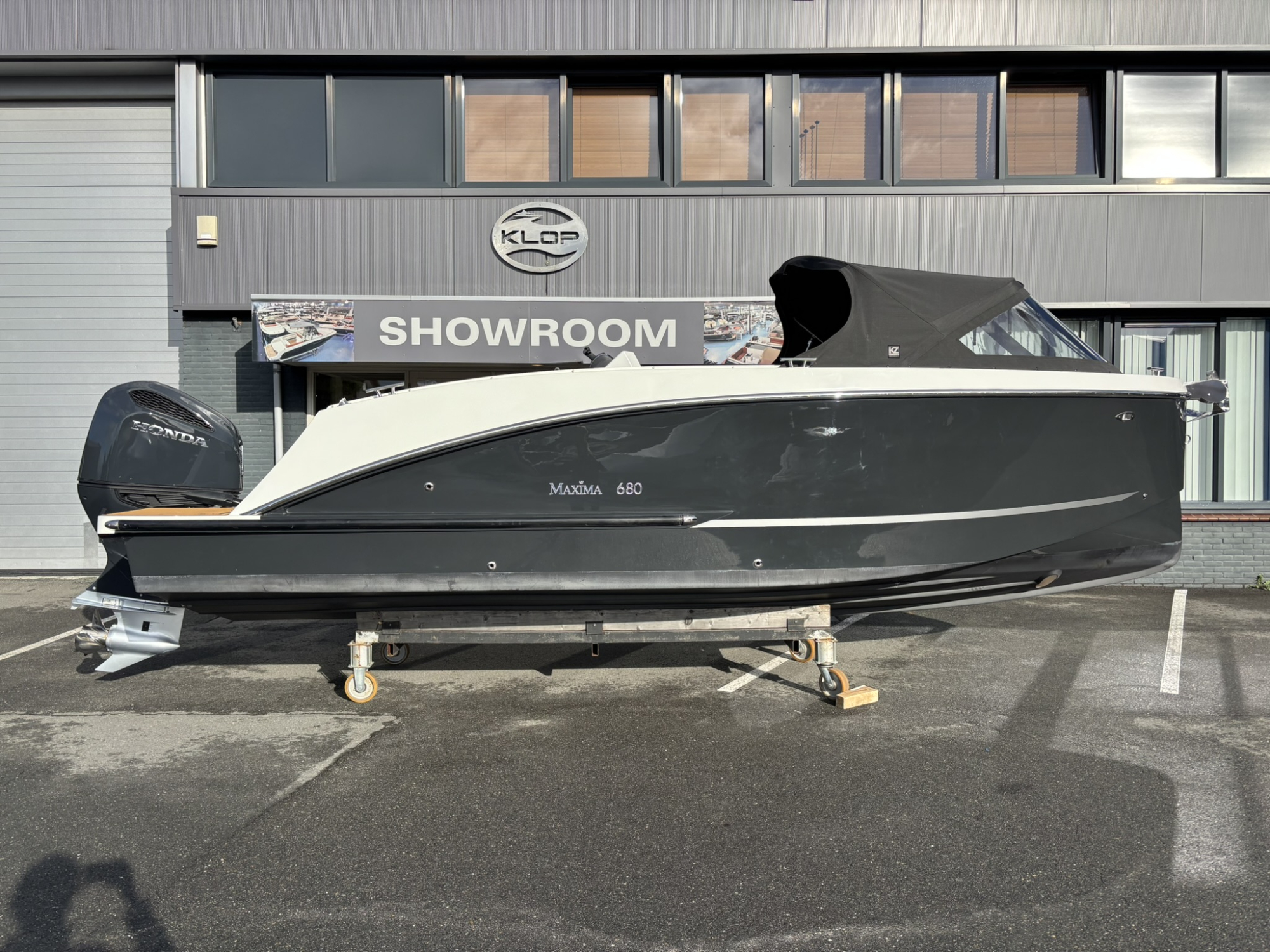 Maxima Boats 680 Sport Lounge met Honda 250 pk op voorraad! — foto 1 van 17