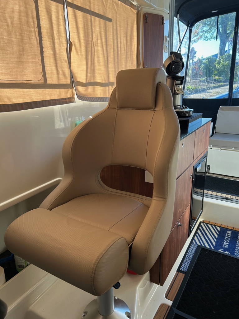 Quicksilver  755 weekend met Mercury 225 PK  als nieuwe set — foto 16 van 19