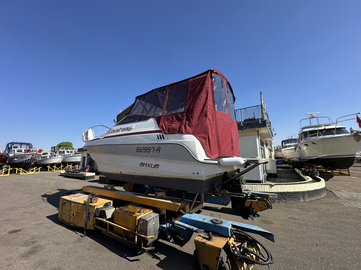 Maxum 2300 — foto 22 van 23