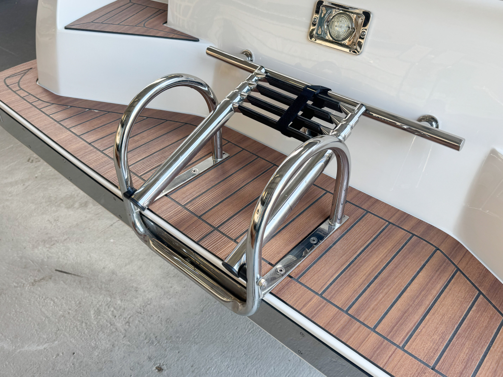 Lago Amore 606 Tender | 30PK Suzuki | Nieuwstaat incl. stalling — foto 21 van 26