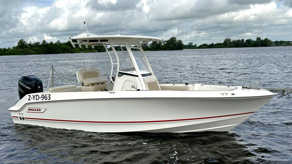 Boston Whaler 230 Outrage — foto 1 van 37
