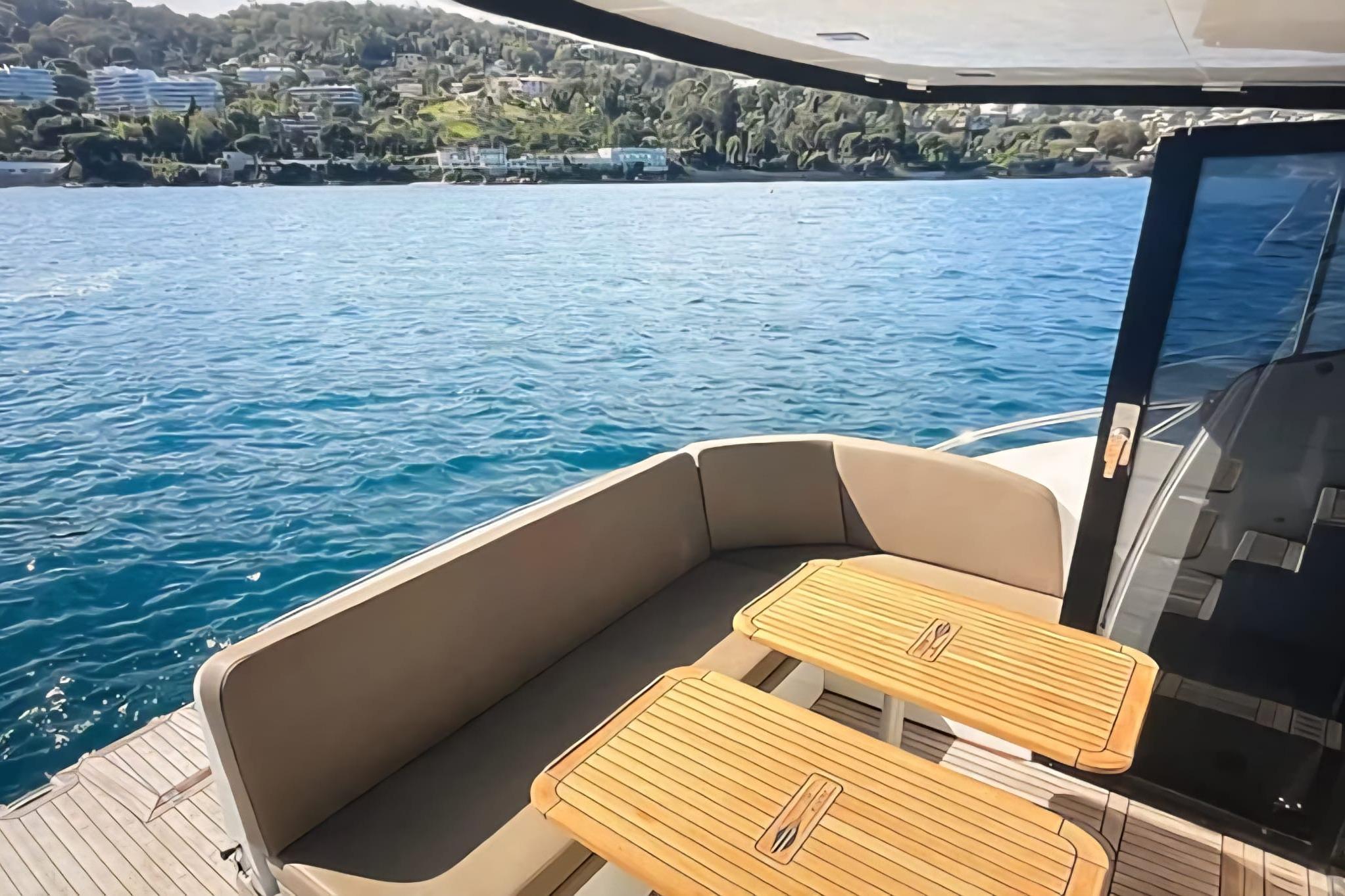Galeon 360 Fly — foto 2 van 14