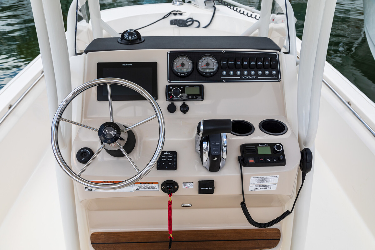 Boston Whaler 210 Montauk — foto 14 van 22