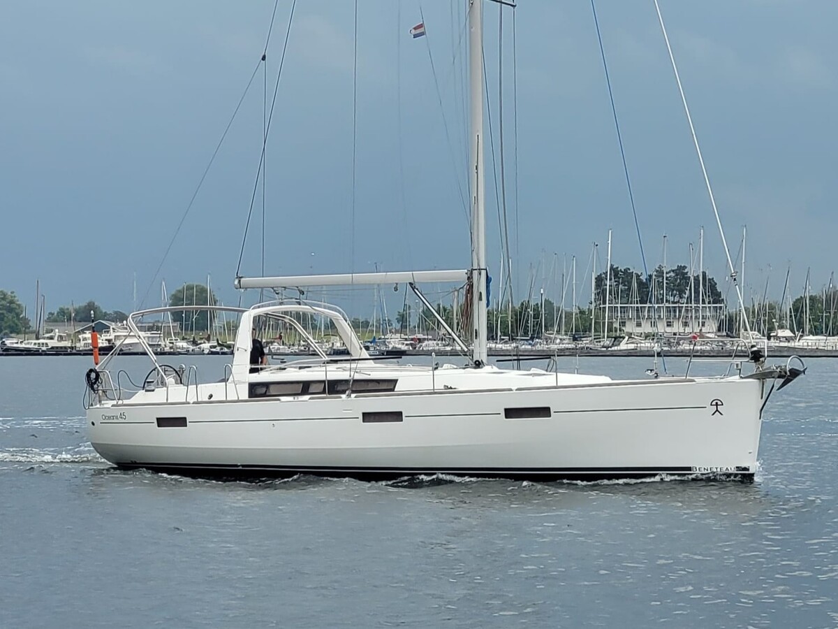 Beneteau Oceanis 45