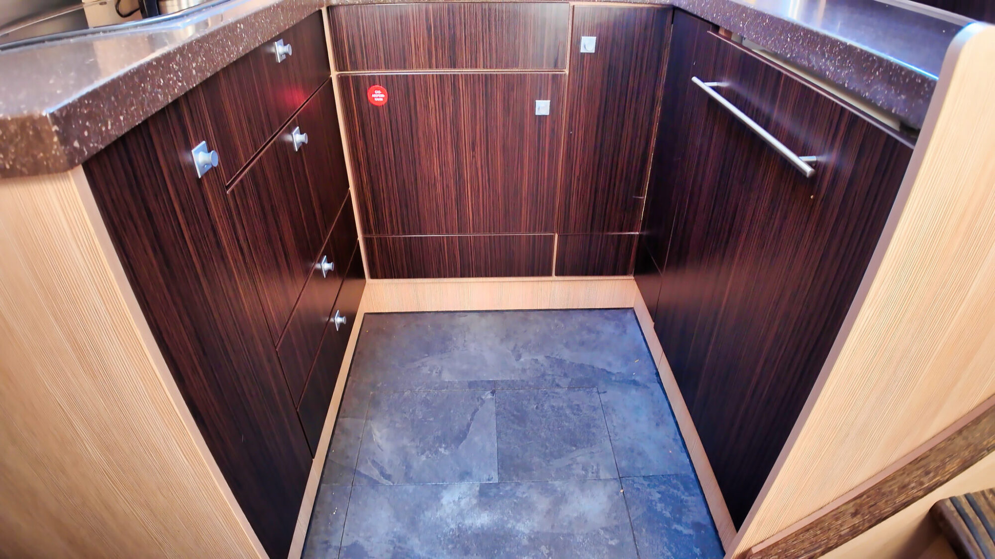 Aventura 43 AK Cabrio — foto 12 van 44