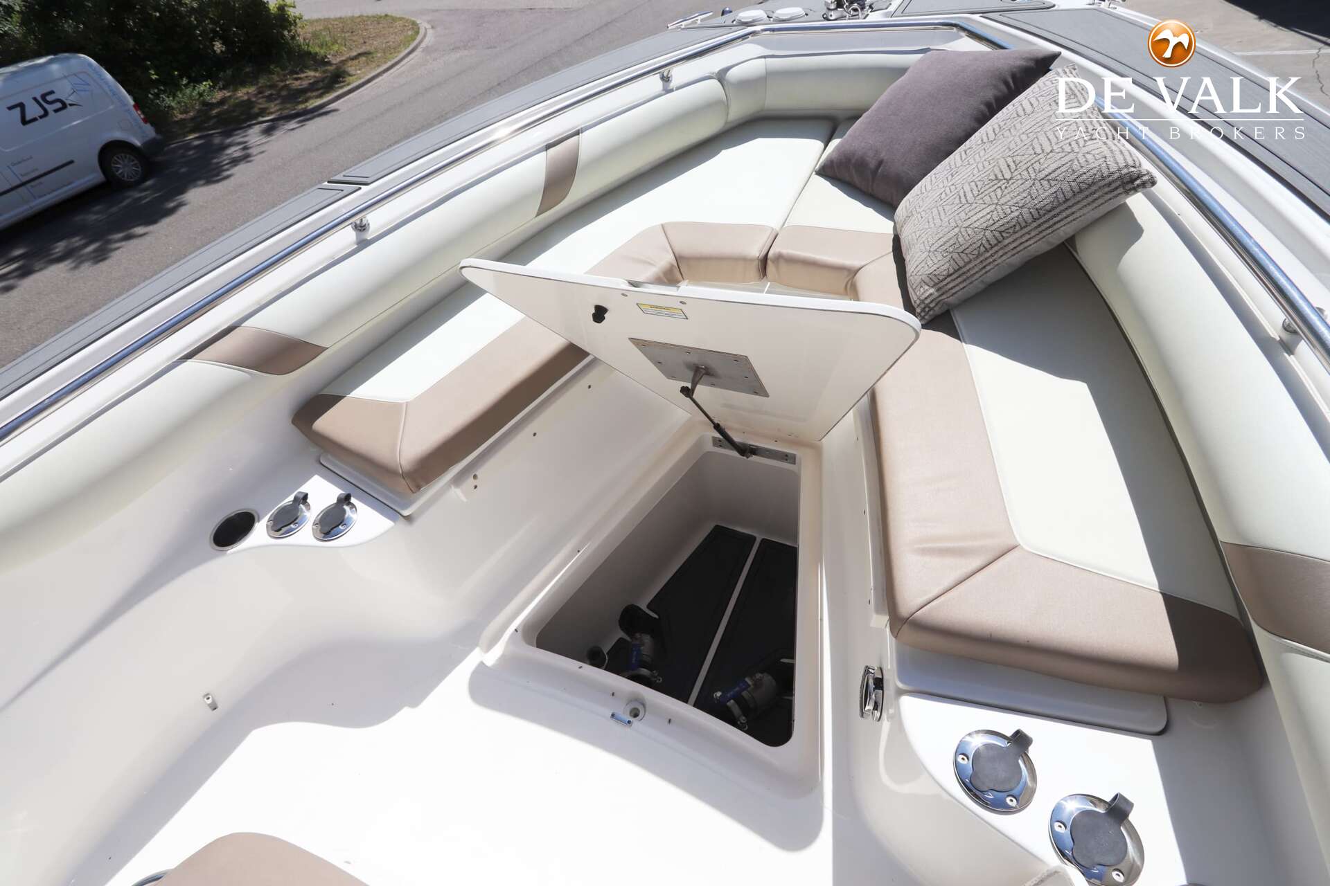 Boston Whaler 270 Outrage — foto 16 van 42