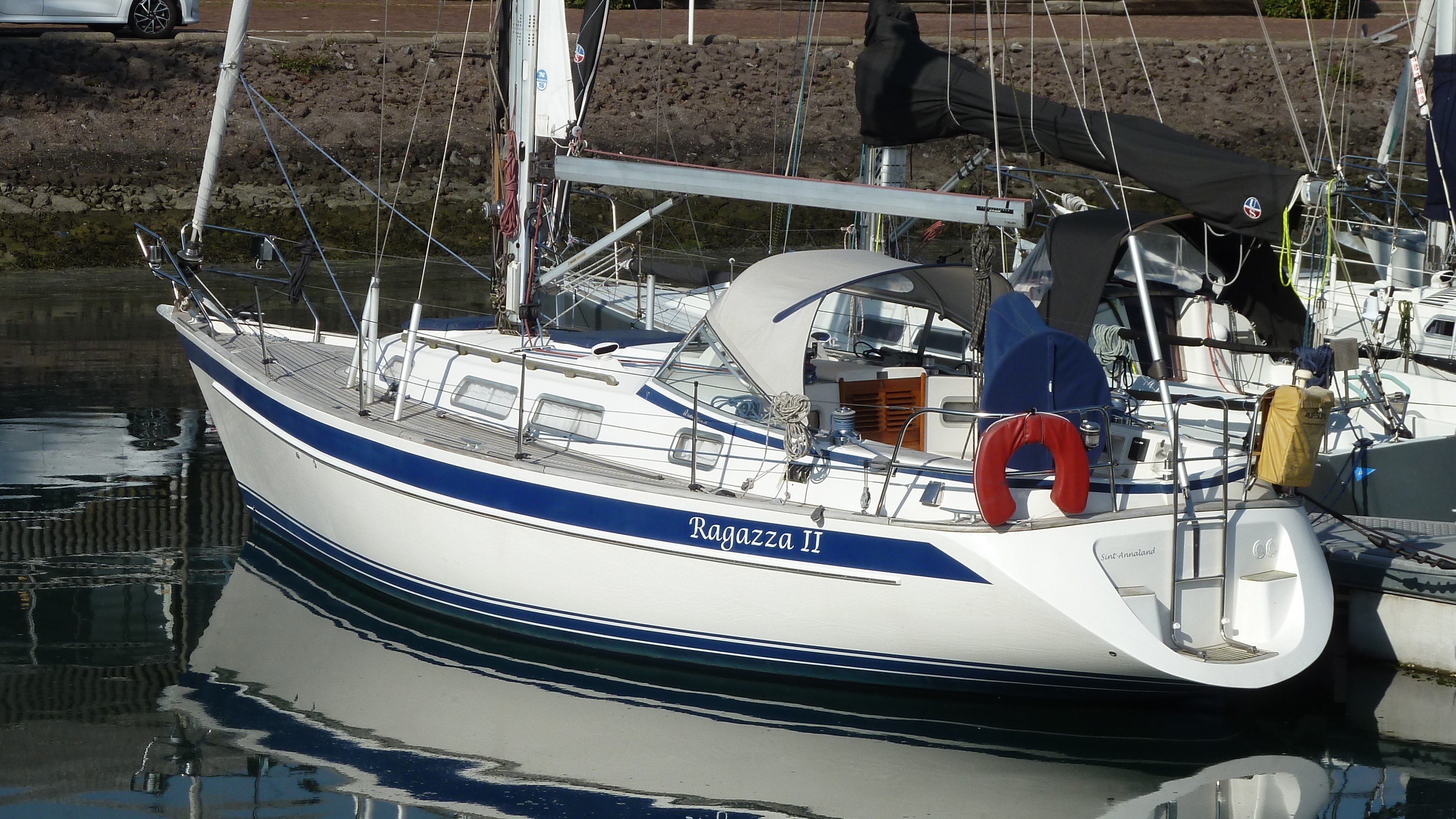 Hallberg Rassy 34 — foto 1 van 12